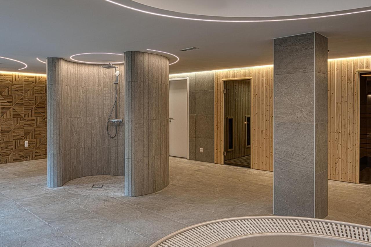 דובוגוקו Cardoner Hotel Es Konferenciakoezpont מראה חיצוני תמונה