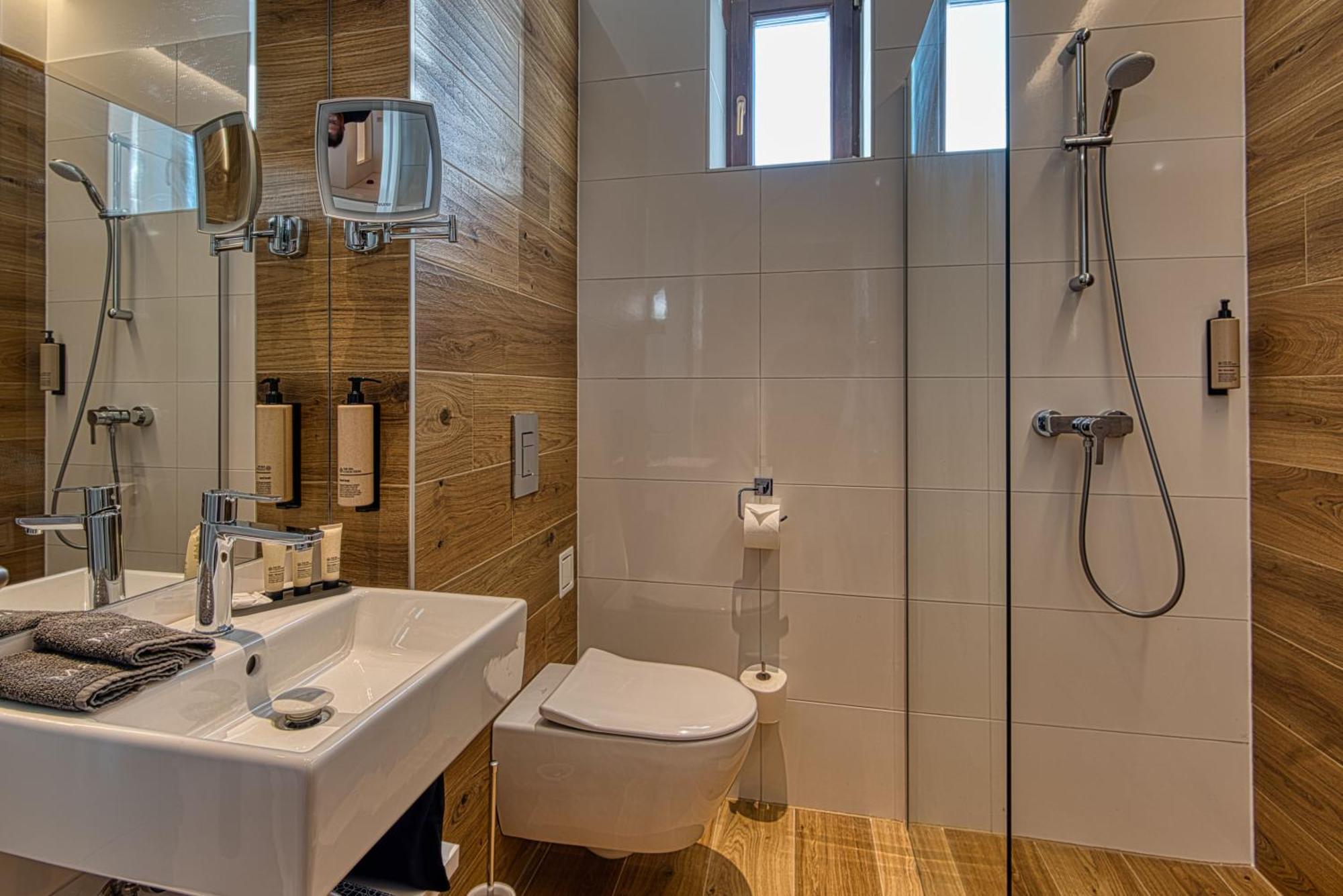 דובוגוקו Cardoner Hotel Es Konferenciakoezpont מראה חיצוני תמונה