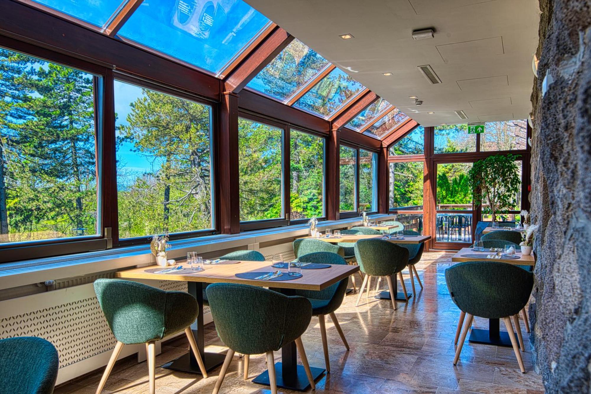 דובוגוקו Cardoner Hotel Es Konferenciakoezpont מראה חיצוני תמונה