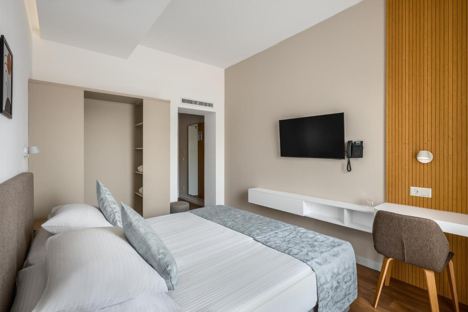 דובוגוקו Cardoner Hotel Es Konferenciakoezpont מראה חיצוני תמונה