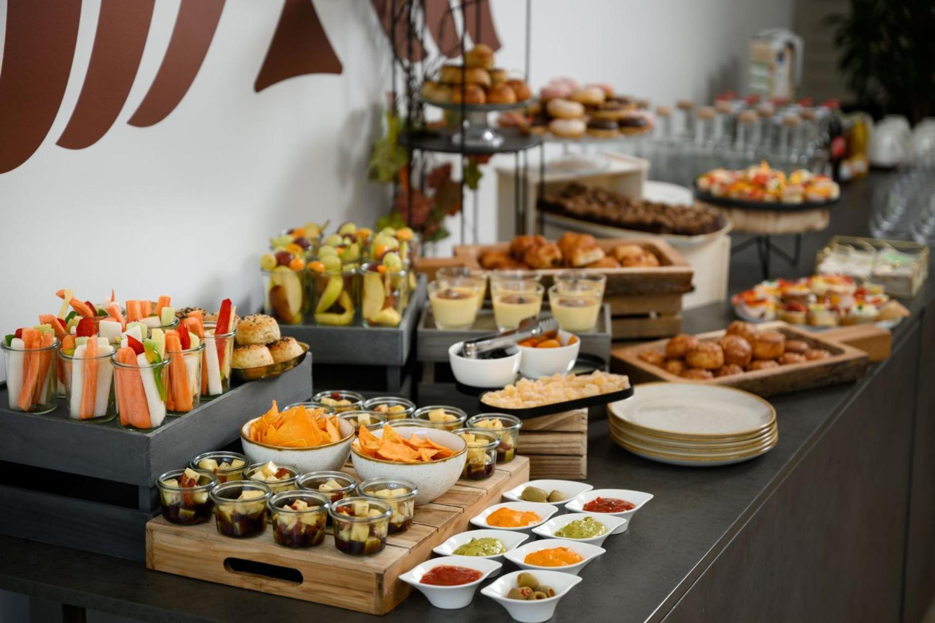 דובוגוקו Cardoner Hotel Es Konferenciakoezpont מראה חיצוני תמונה